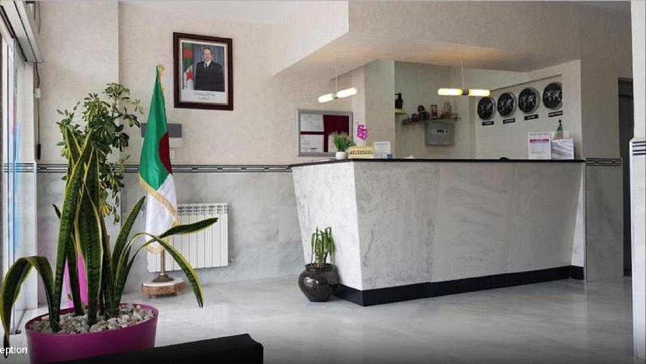Le Palais Familial Hotel Algiers Bagian luar foto