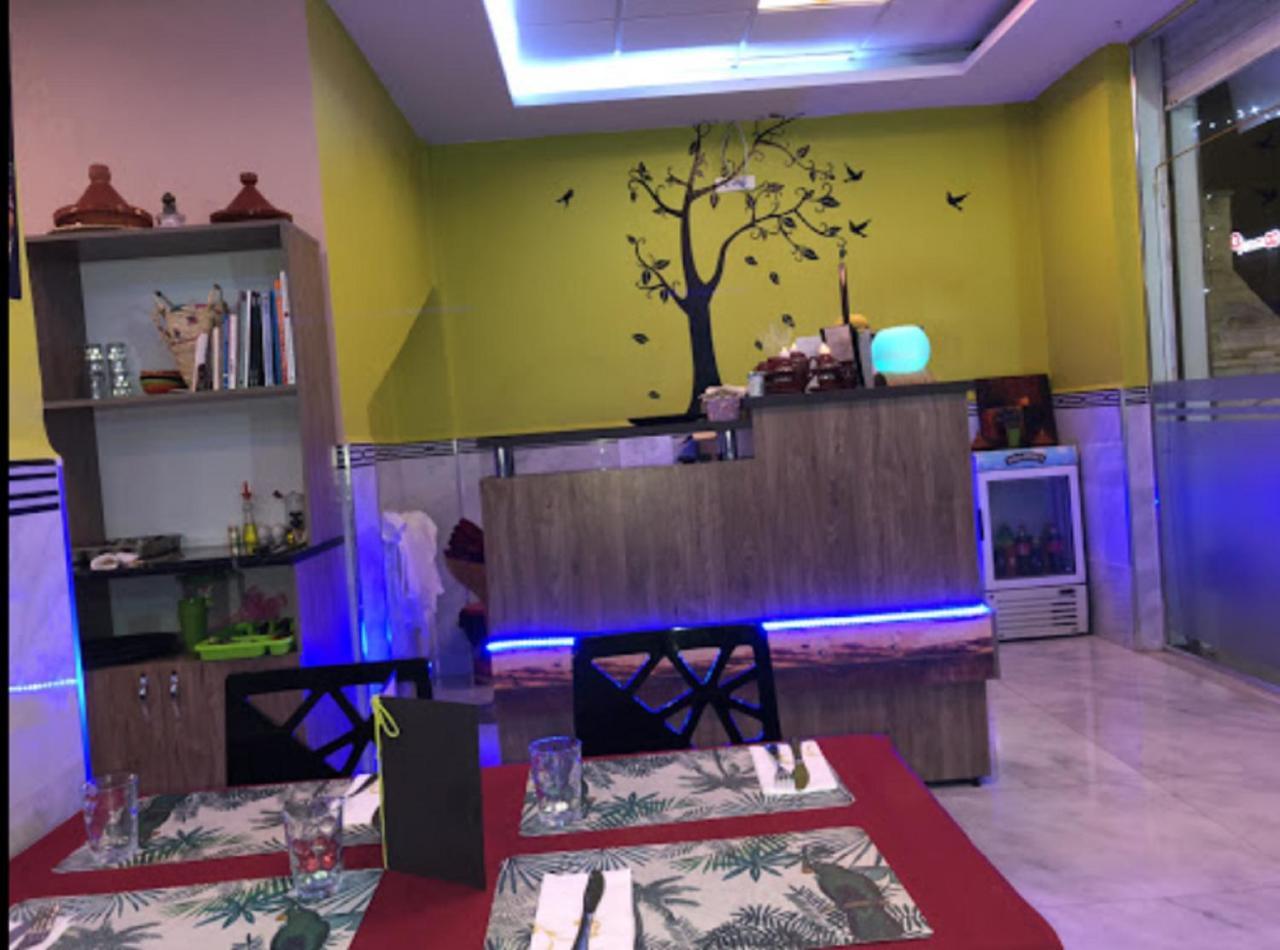 Le Palais Familial Hotel Algiers Bagian luar foto