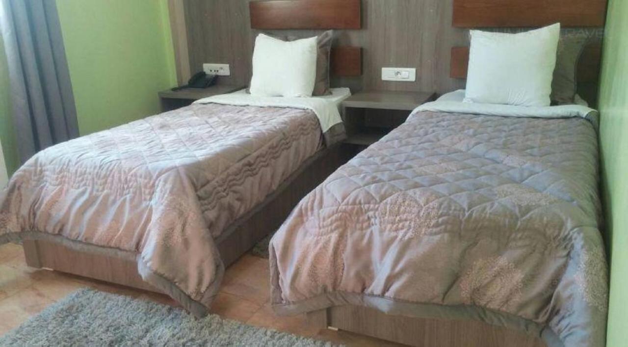 Le Palais Familial Hotel Algiers Bagian luar foto